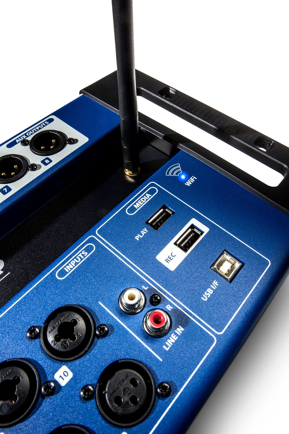Consola digital para rack Soundcraft Ui24R de 24 entradas con control por Wi-Fi