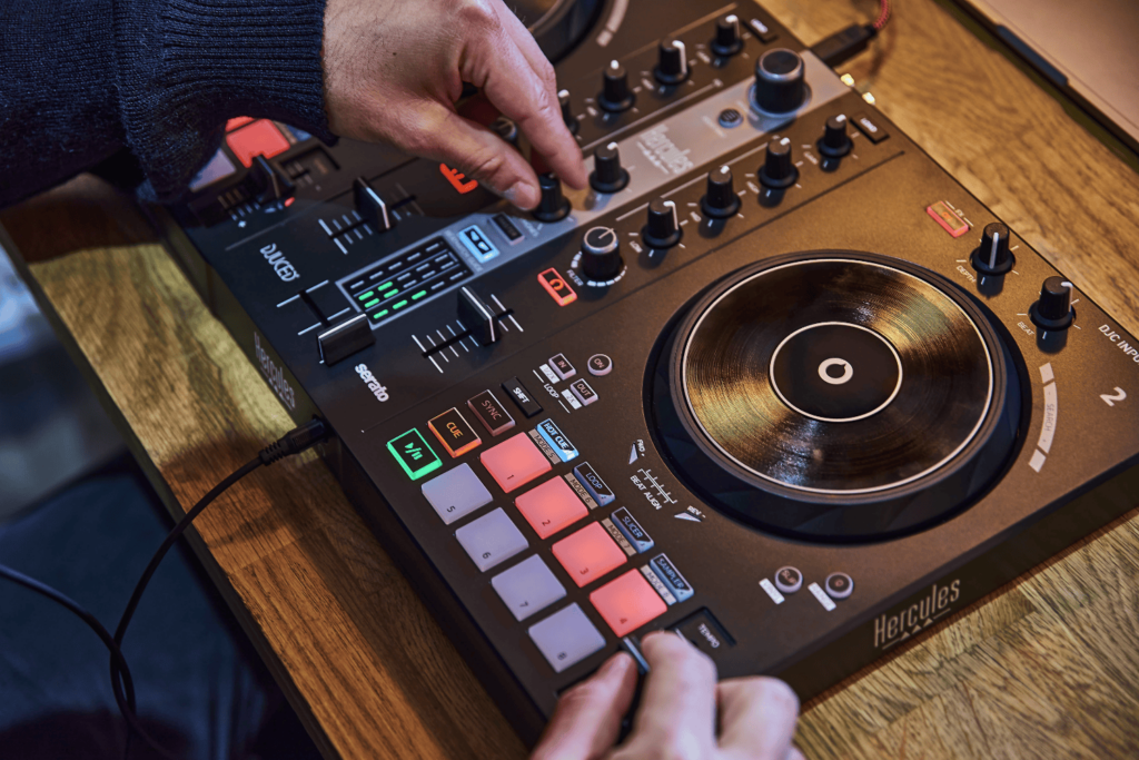 Controlador DJ Hercules DJControl Inpulse 300 MK2