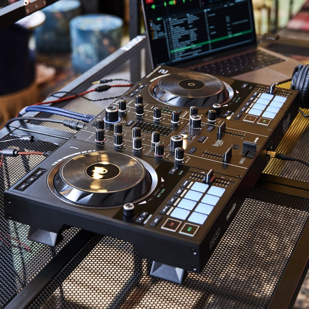Controlador DJ Hercules DJControl Inpulse 500 de 2 decks
