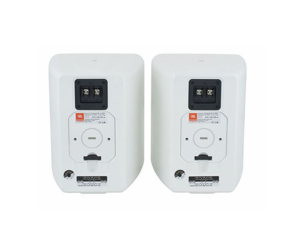 Par de parlantes de pared JBL Control 25-1 WH blancos con soporte de bola