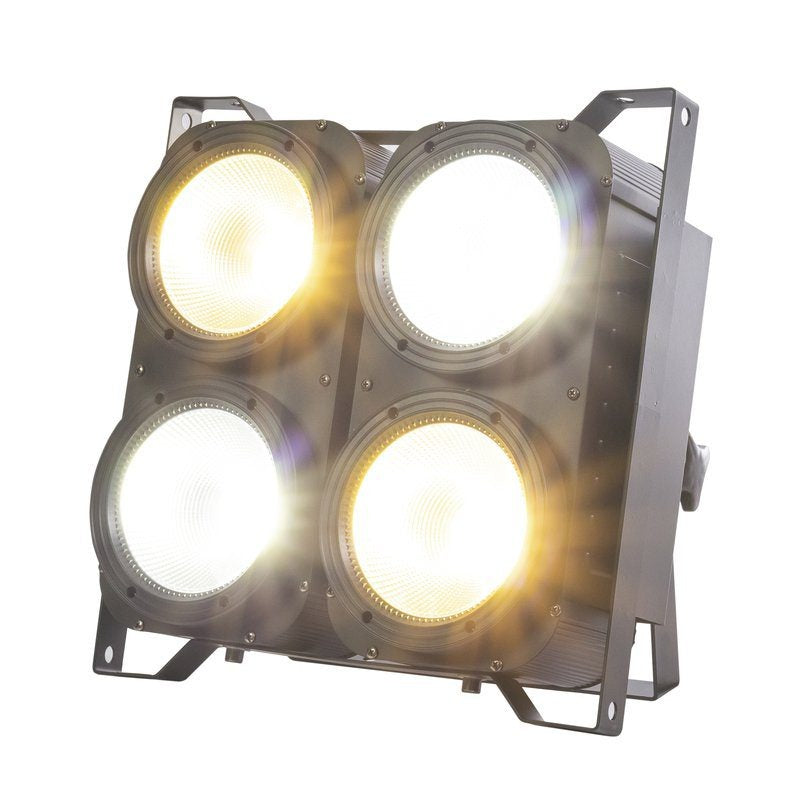 Blinder LED Nightsun SPC105 de 4x100 W con control DMX